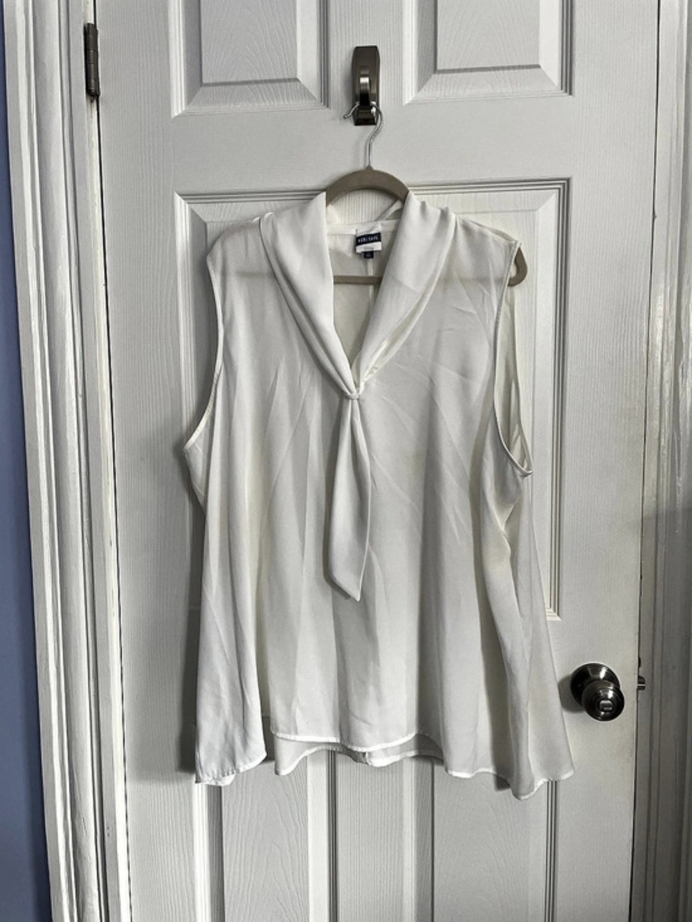 Meri Skye White Tie Front Sleeveless Blouse 3X Like New